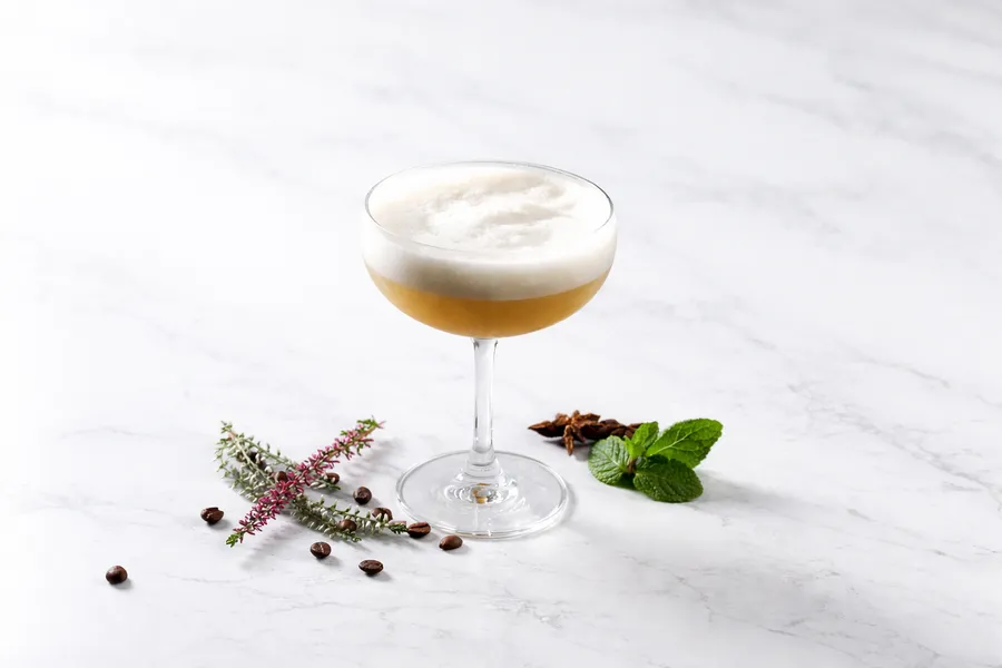 Берёзки Камерный ресторан на петроградской стороне

Новые рецепты с памятью о доме, живое участие и мягкий шелест разговоров здесь связывают незнакомцев в совместно прожитом мгновении.